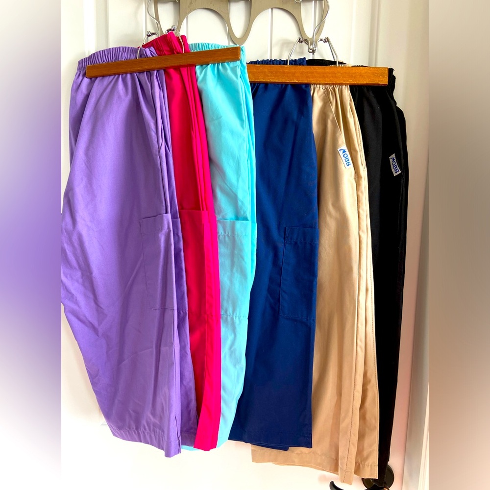 6 Capri Scrub Pants.